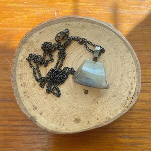 Translucent Gray Black Ombre Purse-shaped Tumbled Rock 24 in Black Plated Chain